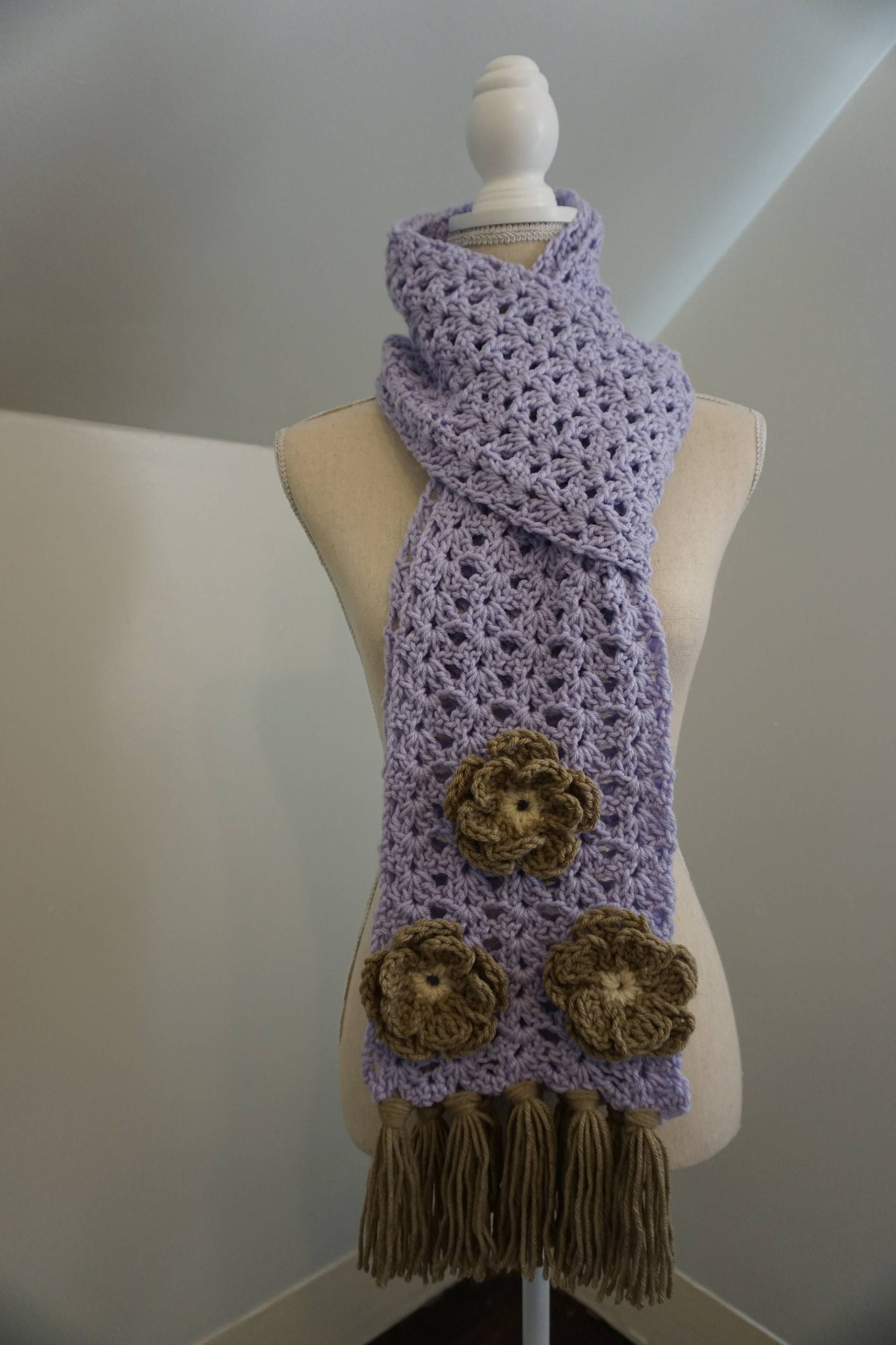 Häkeln Lila Schal Mit Taupe Blumen Häkeln Lila Schal Mit Taupe Blumen von Evymira