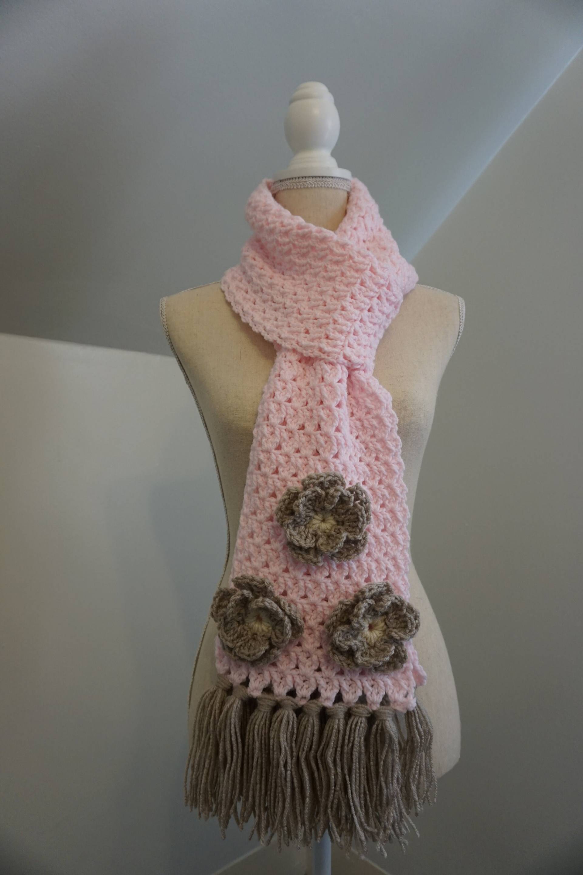 Häkeln Sie Soft Pink Mit Haferflocken Blumen Häkeln Sie Soft Pink Mit Haferflocken Blumen von Evymira