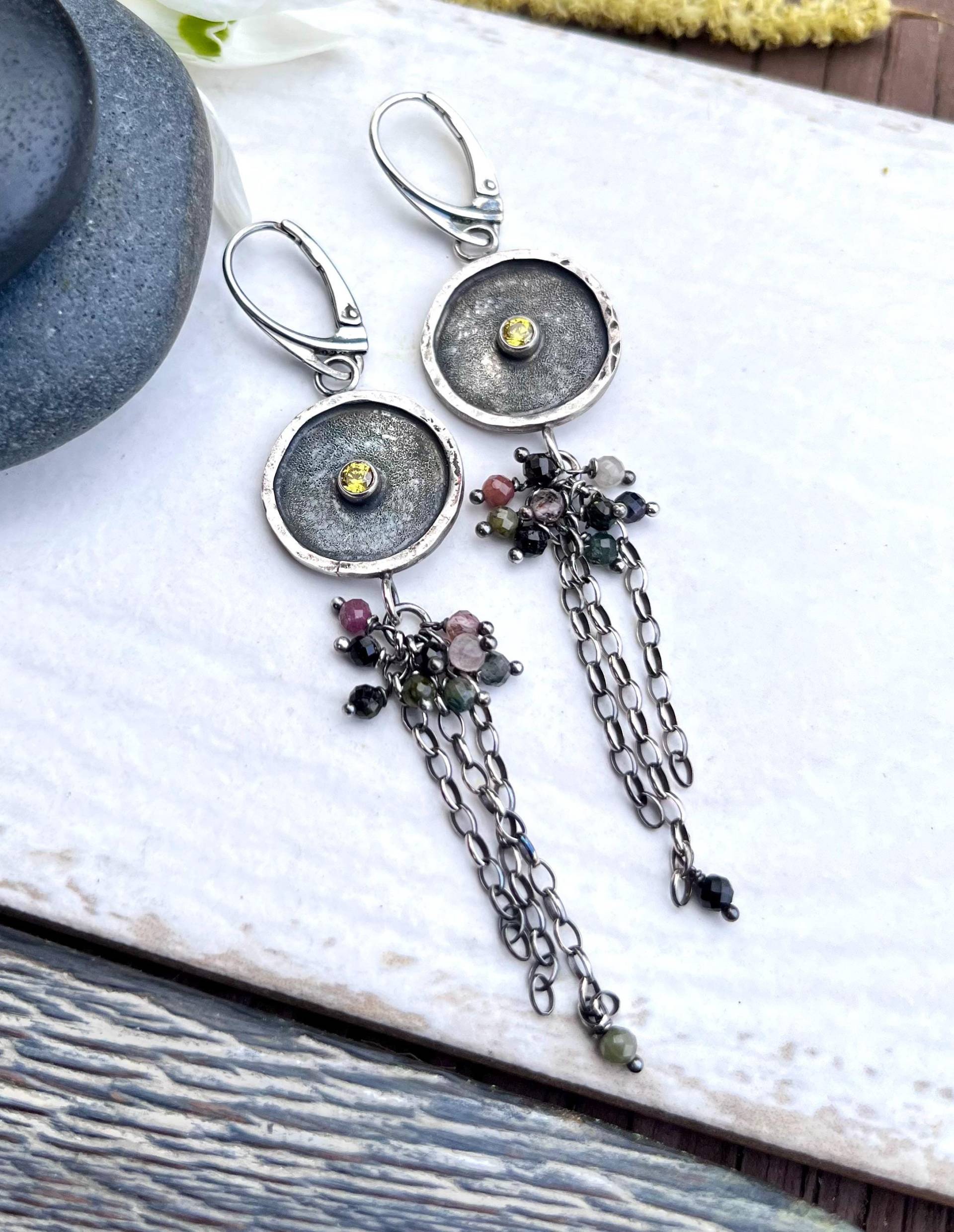 Regenbogen Turmalin Boho Ohrringe, Rohe Silber Gelbe Zirkonia, Bunte Frühling Reich Verzierten Schmuck Regenbogen Turmalin Boho Ohrringe, Rohe Silber Gelbe Zirkonia, Bunte Frühling Reich Verzierten Schmuck von Ewasko