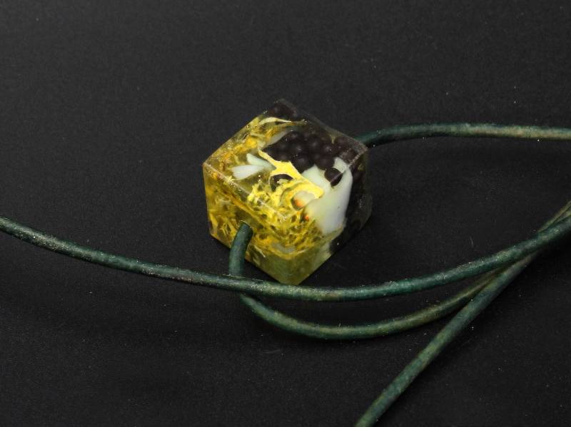 16mm Geisterwürfel Apfelflechte, Labradorit, Bergkristall, Mintopal, Eisenkugeln | Großer Orgonitwürfel An Dickem Lederband] von EwigerMungoCraft