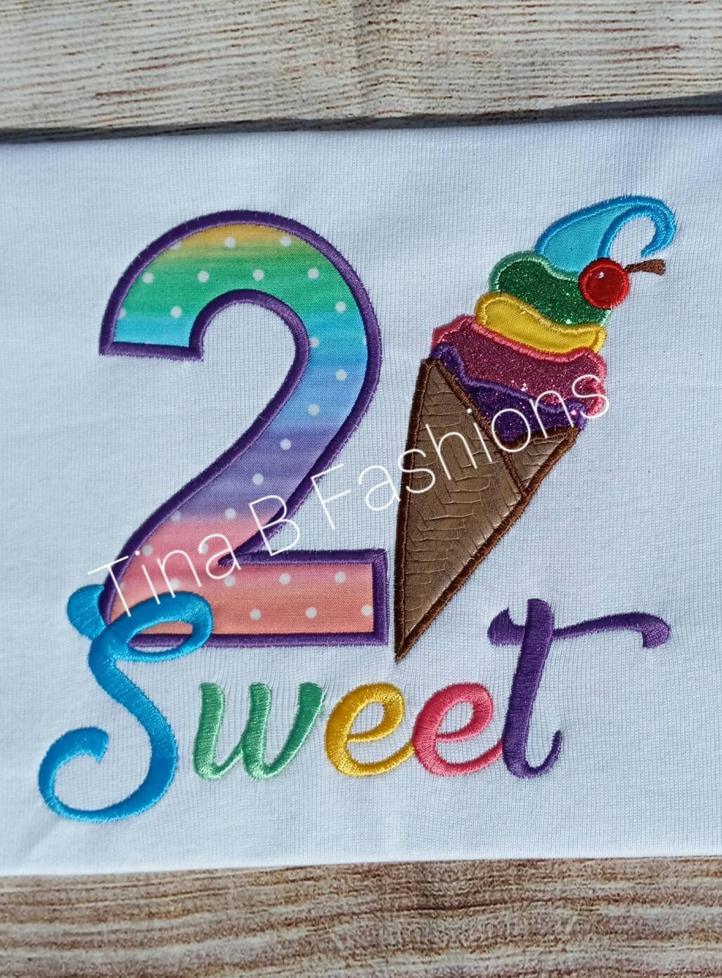 2 Geburtstag, Eiscreme Besticktes Shirt, Regenbogen Naschkatzen Geburtstags Thema, Zwei Süß, Geburtstag 2 Geburtstag, Eiscreme Besticktes Shirt, Regenbogen Naschkatzen Geburtstags Thema, Zwei Süß, Geburtstag von ExclusiveTB