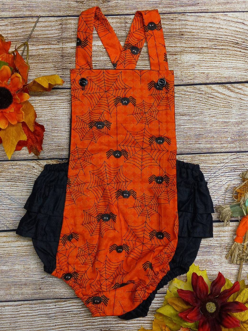 Spinne Romper, Halloween Strampler, Herbst Spinnennetz, Orange Spinne, Urlaub Rüschen Baby Strampler von ExclusiveTB