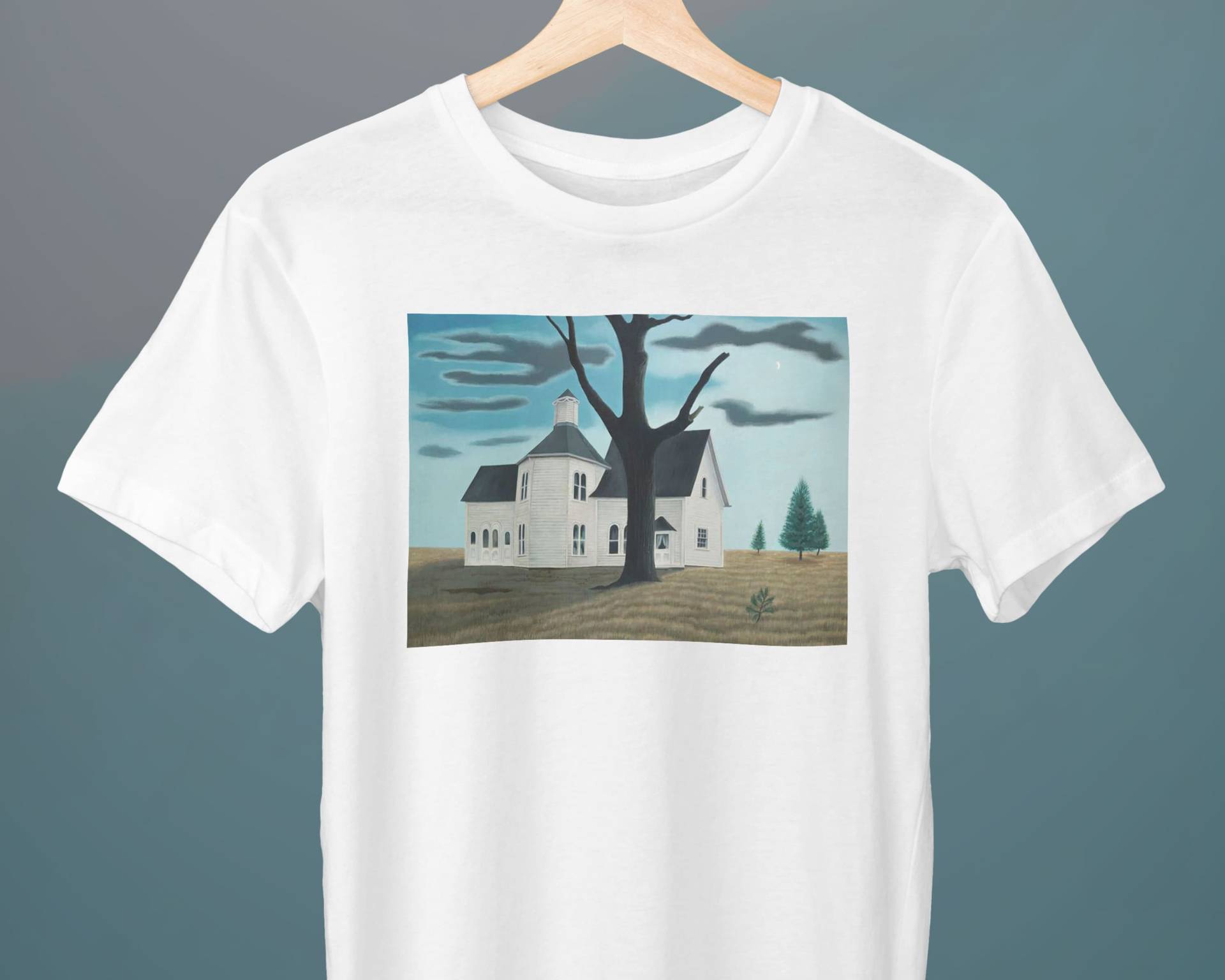 Altes Haus, Neumond, George Ault Malerei, Unisex T-Shirt, Kunst-T-Shirt, Geschenk Für Sie, Ihn von Exhibilirio