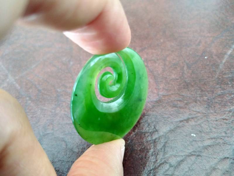 37 Mm Nephrit Jade Koru Spiral Anhänger. S417 37 Mm Nephrit Jade Koru Spiral Anhänger. S417 von Eximha