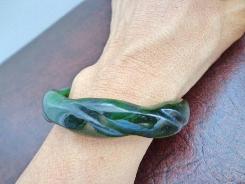 58 Mm Nephrit Jade Wellen-Armreif. S214 von Eximha