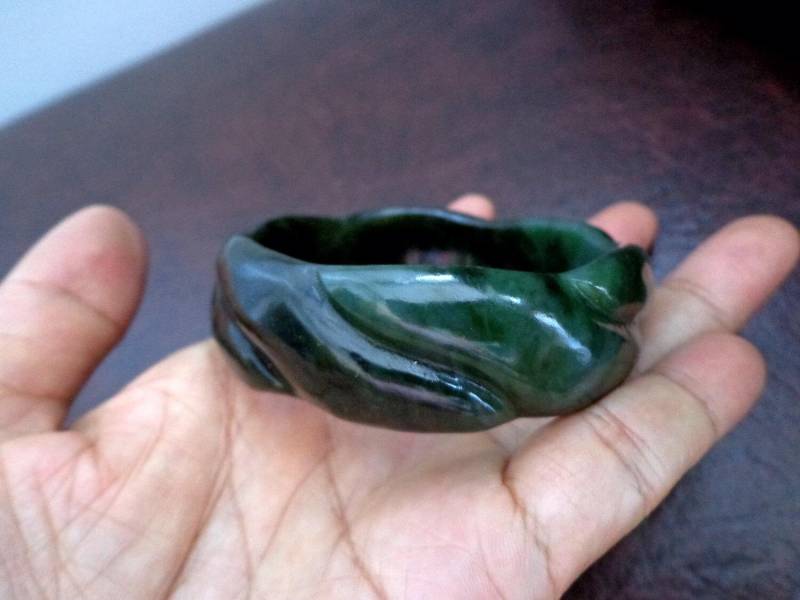 62 Mm Nephrit Jade Wellen-Armreif. S149 von Eximha
