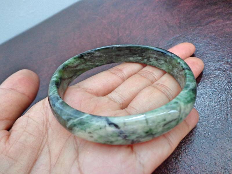 63 Mm Nephrit-Jade-Armreif. S142 von Eximha