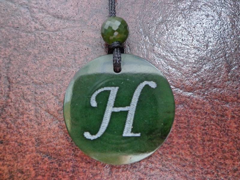 Nephrit Funkeln Facettierte Perle Und H Hauptstadt Anhänger. S73 von Eximha