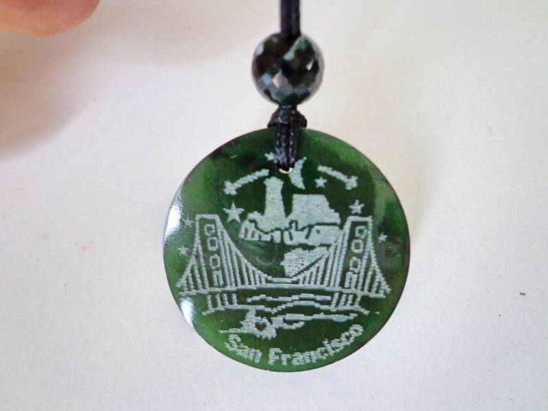 Nephrit Funkeln Facettierte Perle Und Ofs Golden Gate Brücke Anhänger. S40 von Eximha