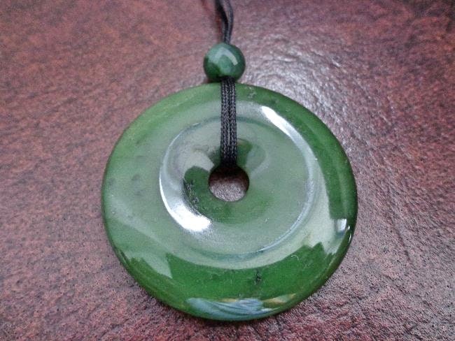 Nephrit Jade 10 Mm Funkelnde Facettierte Perle Und 50 Pi Disc Anhänger. S14 Nephrit Jade 10 Mm Funkelnde Facettierte Perle Und 50 Pi Disc Anhänger. S14 von Eximha