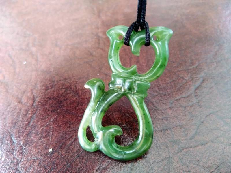 Nephrit Jade Anmutiger Katzenanhänger. S508 von Eximha