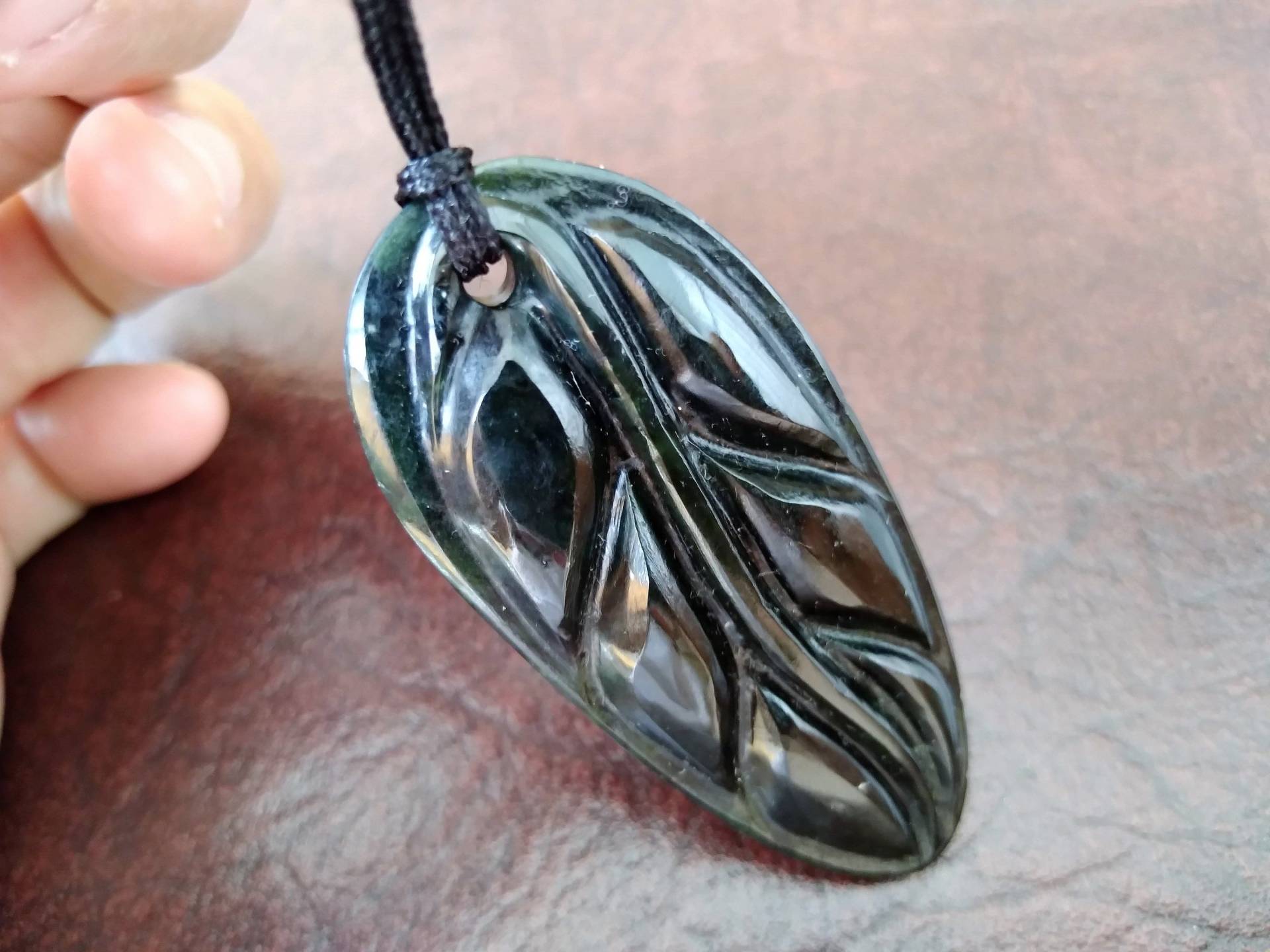Nephrit Jade Blatt Anhänger. Sb281 Nephrit Jade Blatt Anhänger. Sb281 von Eximha