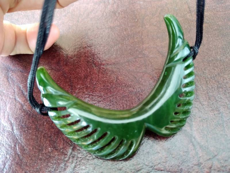 Nephrit Jade Engelsflügel Anhänger. S392 Nephrit Jade Engelsflügel Anhänger. S392 von Eximha