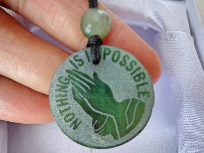 Nephrit Jade Funkeln Facettierte Perle Und Gebet Hände Anhänger Nichts Ist Unmöglich. S37 Nephrit Jade Funkeln Facettierte Perle Und Gebet Hände Anhänger Nichts Ist Unmöglich. S37 von Eximha
