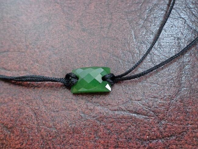 Nephrit Jade Funkeln Facettierter Rechteckiger Anhänger. S525 Nephrit Jade Funkeln Facettierter Rechteckiger Anhänger. S525 von Eximha