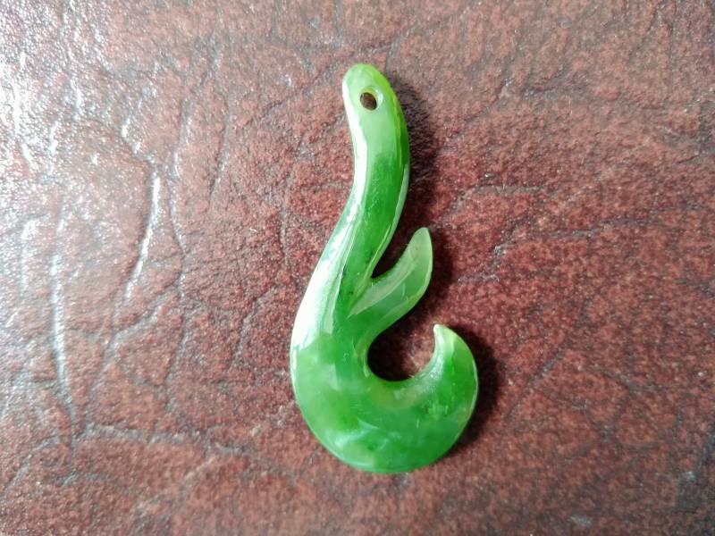 Nephrit Jade Haken Anhänger. S91 von Eximha