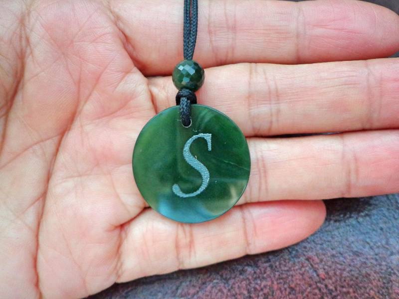 Nephrit Jade S Kapital Anhänger Und Funkelnde Facettierte Runde Perle. S406 Nephrit Jade S Kapital Anhänger Und Funkelnde Facettierte Runde Perle. S406 von Eximha