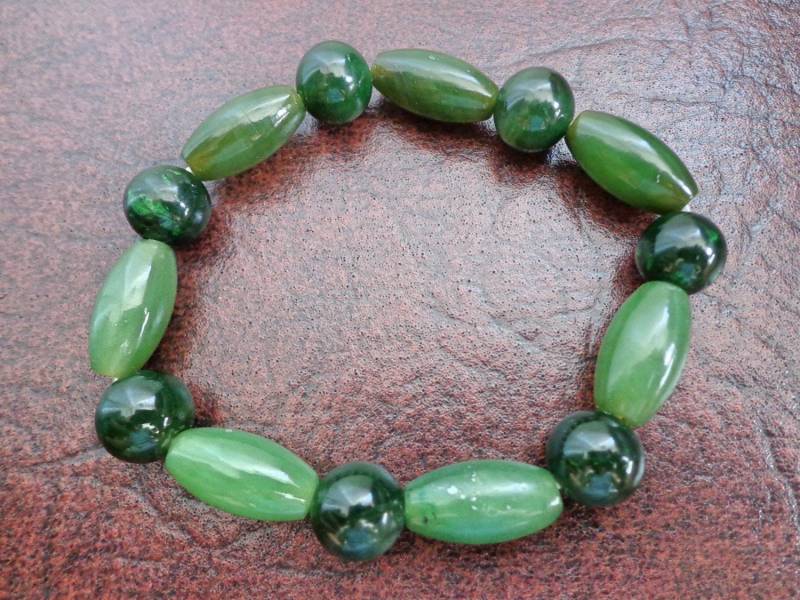 Nephrit Jade Trommel Und Rundes Perlenarmband. S116 von Eximha