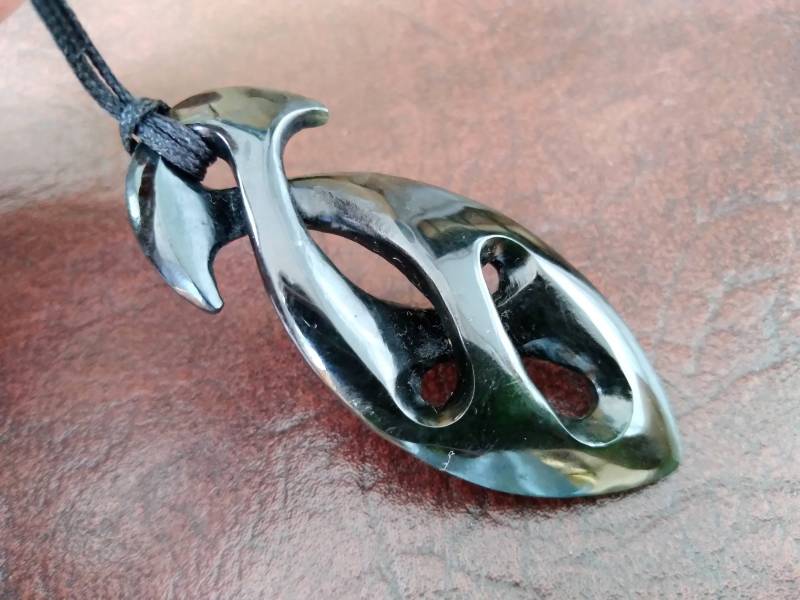Nephrit Jade Twist Anhänger. Sb285 Nephrit Jade Twist Anhänger. Sb285 von Eximha
