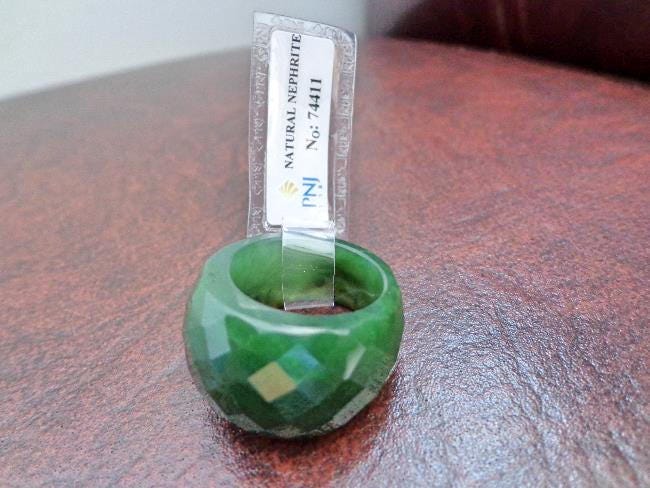Zertifizierte Größe 7 1/4 Nephrit Jade Facettierter Bogenring .sr336 von Eximha