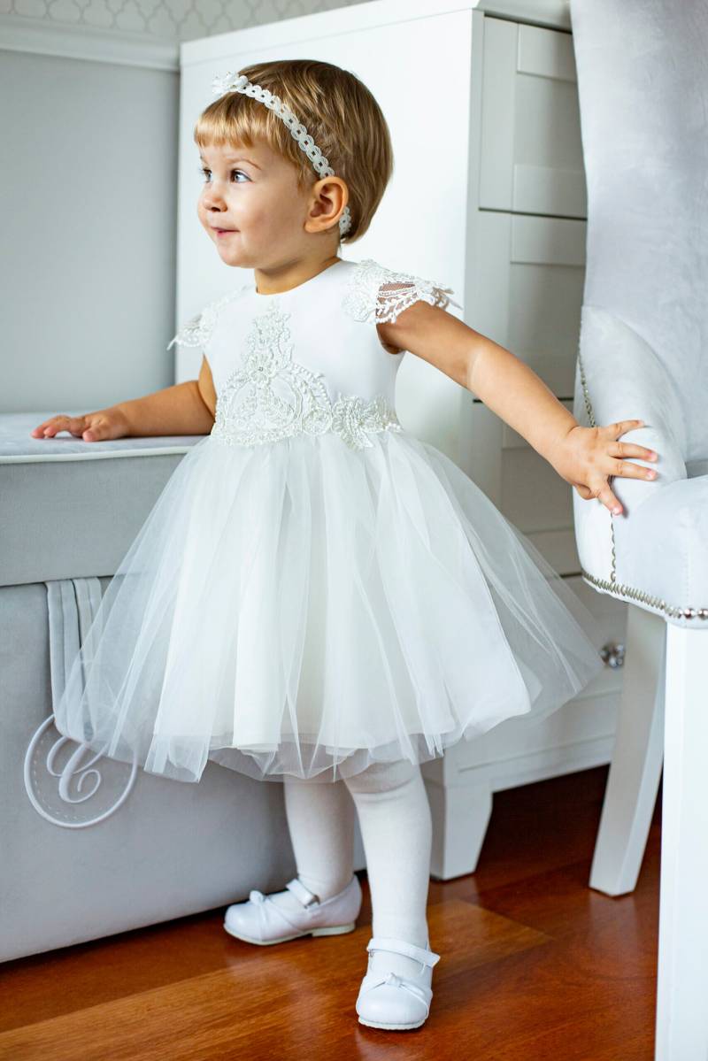 Kleid in Ecru Mit Kurzen Ärmeln Prinzessin Hochzeit Taufe Tüll Partykleid Blumenmädchenkleid Taufkleid von ExklusivFestmode