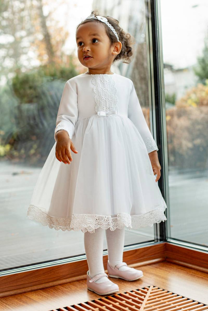 Kleid in Ecru Mit Langen Ärmeln Prinzessin Hochzeit Taufe Tüll Partykleid Blumenmädchenkleid Taufkleid von ExklusivFestmode