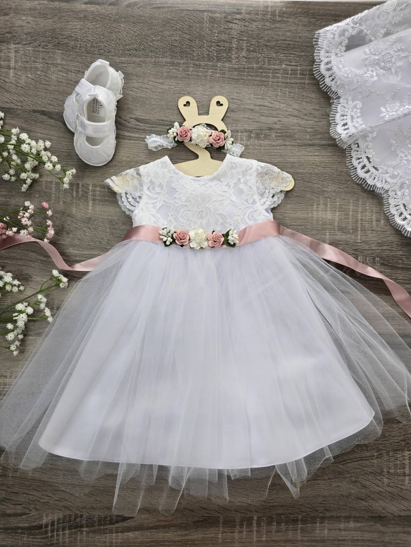 Taufkleid Babykleid Weiss Baby Boho Kleid Mädchen Spitzenkleid Hochzeitskleid von ExklusivFestmode