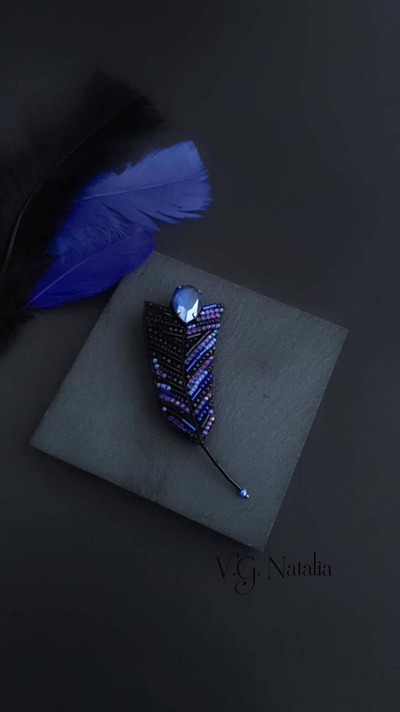 Brosche. Handarbeit. Feder von ExklusiverSchmuck