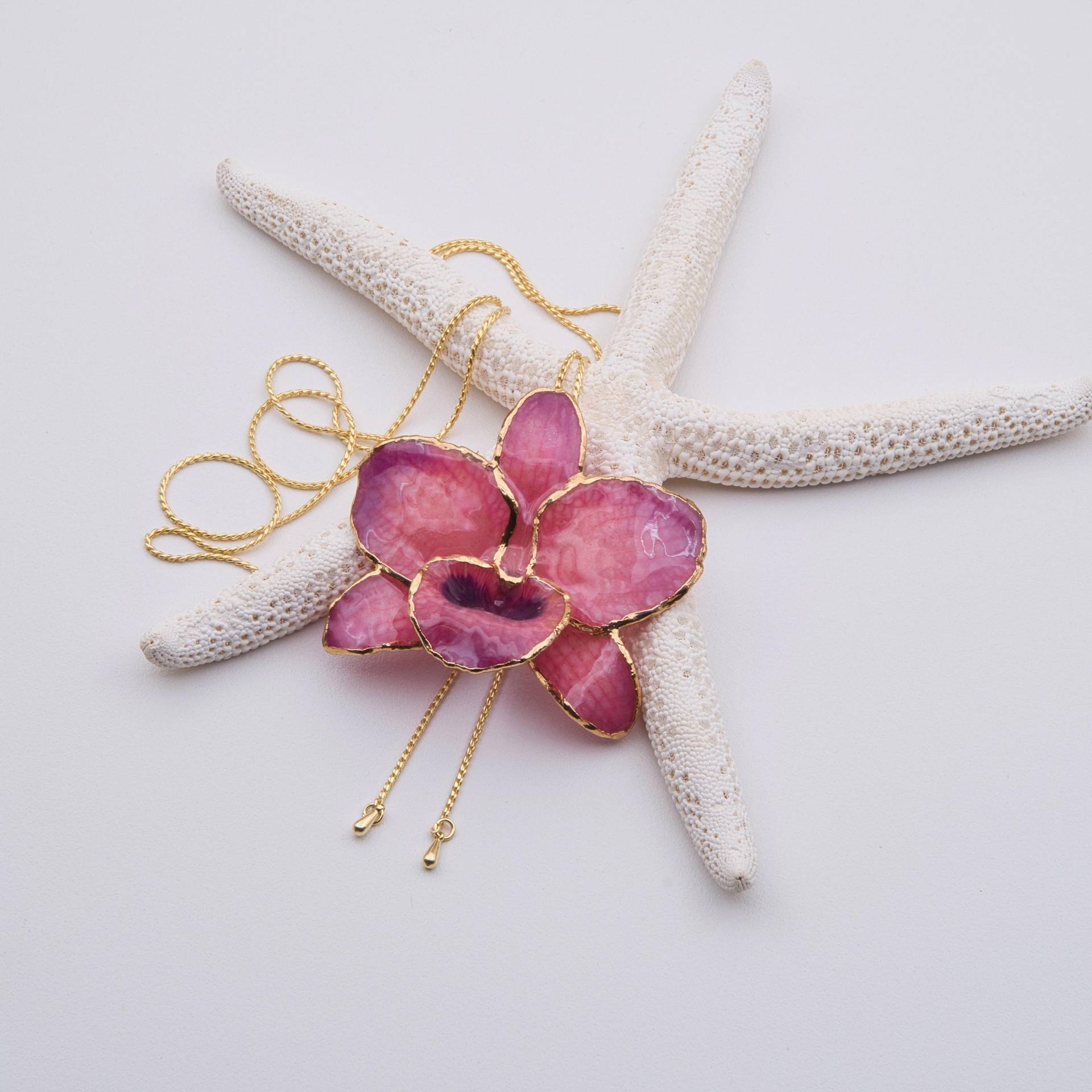 Echte Orchideen Halskette 22K Vergoldete Blütenränder Naturschmuck Geschenk Für Frauen Dendrobium Nobile in Harz Echte Orchideen Halskette 22K Vergoldete Blütenränder Naturschmuck Geschenk Für Frauen Dendrobium Nobile in Harz von ExoticJewelryDE