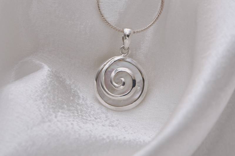 Halskette Mit Anhänger Silber/Perlmutt 40 cm Ø25 Mm von ExoticJewelryDE