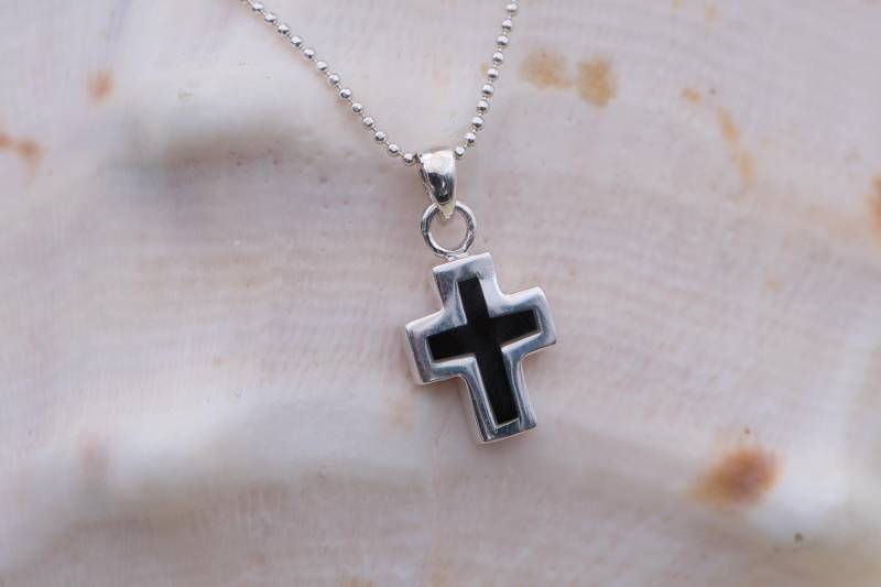 Halskette Mit Kreuz-Anhänger Aus 925Er Sterling-Silber Und Perlmutt-Einlage in Schwarz von ExoticJewelryDE
