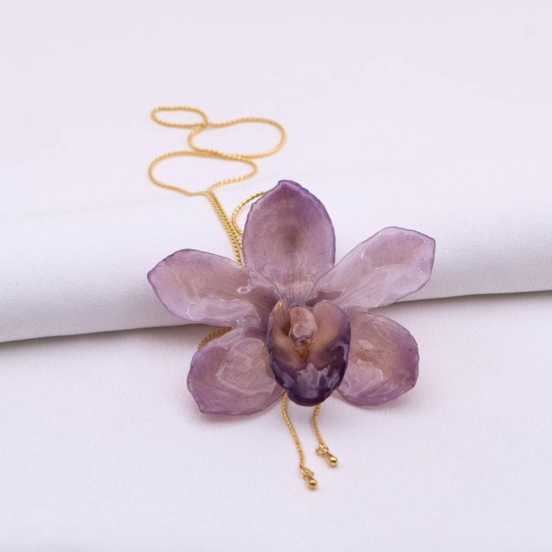 Halskette Mit Echter Cymbidium Orchidee in Lila-Weiss Farbtönen. Ein Schmuckstück Oder Geschenk Für Besondere Menschen von ExoticJewelryDE