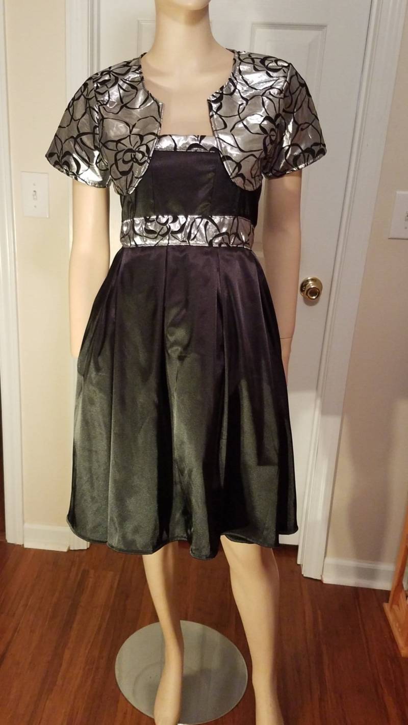 Schwarzes Kleid Mit Silbernem Bolero von ExoticRoseDesigns