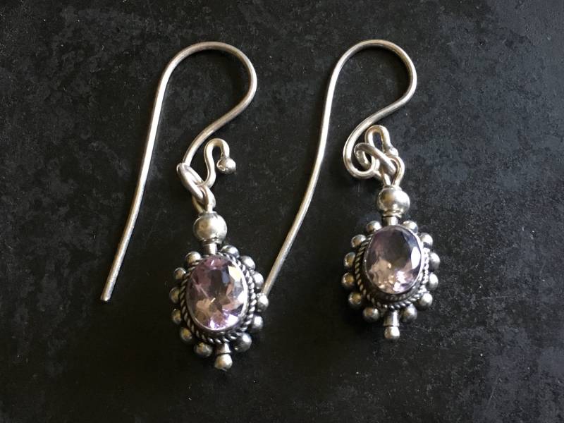 Amethyst Sterling Ohrringe Tropfen Doppelter Doppelseitig Bali Silber Edelstein Amethyst Sterling Ohrringe Tropfen Doppelter Doppelseitig Bali Silber Edelstein von Expatrician