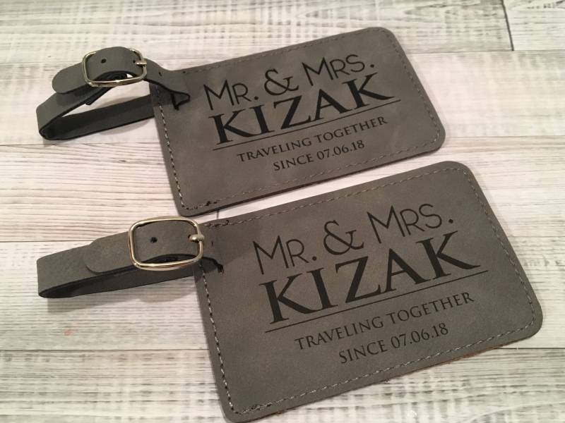 Herr Und Frau, Satz Von 2 Kofferanhänger, Personalisierte Gepäckanhänger, Geschenk Für Paare, Brautdusche Geschenk, Braut Bräutigam, Flitterwochen von ExpressionsFromJoy