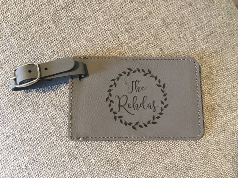 Hochzeitsgeschenk Für Paar, Braut Und Bräutigam Geschenk, Personalisierte Gepäckanhänger Hochzeit, Kofferanhänger, Geschenk Reisende von ExpressionsFromJoy