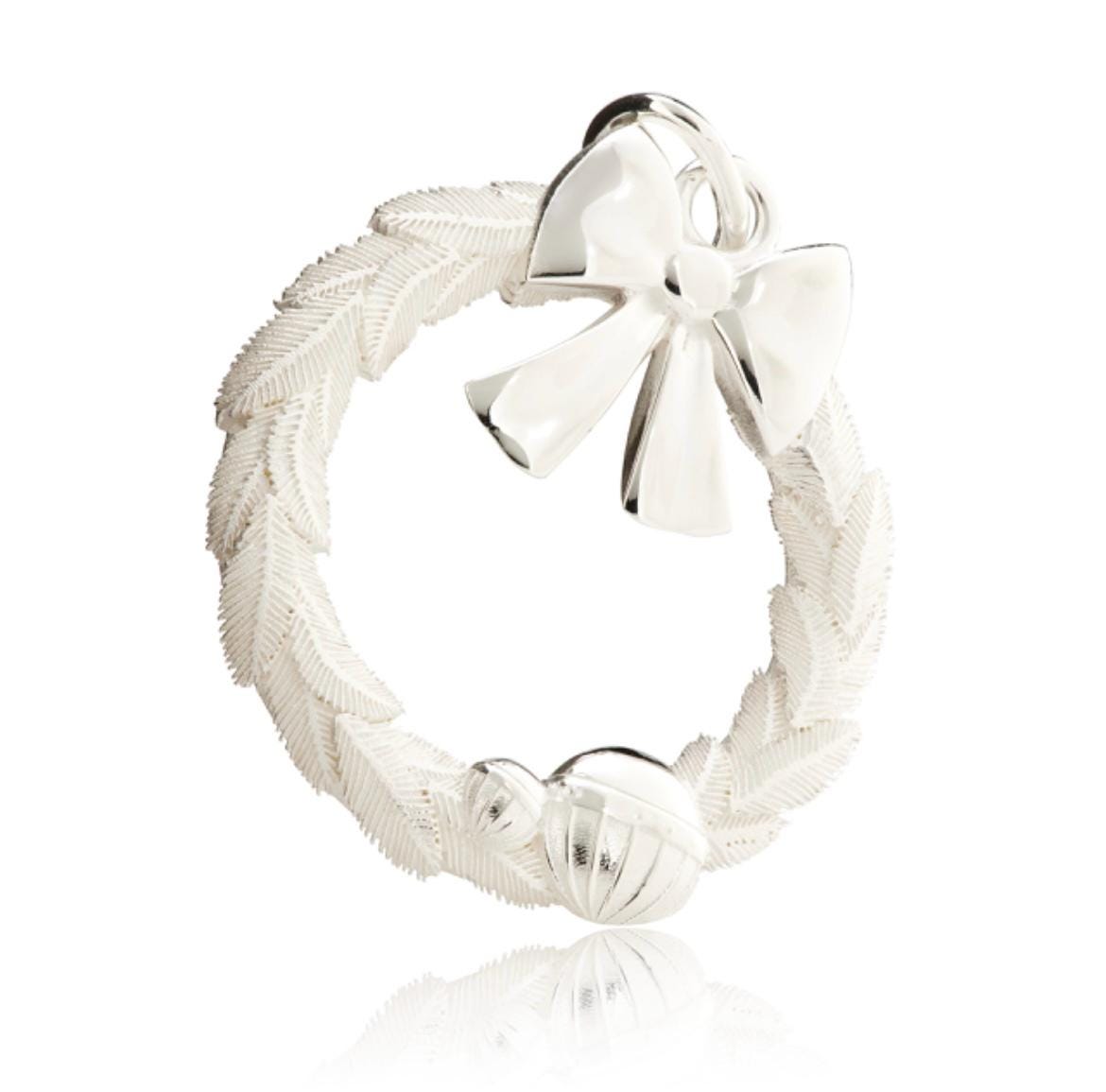 Weihnachtskranz Groß Mit Schleife Und Weihnachtskugeln Für Weihnachtsliebhaber, Anhänger Kette Weihnachtskranz Groß Mit Schleife Und Weihnachtskugeln Für Weihnachtsliebhaber, Anhänger Kette von ExpressisVerbis