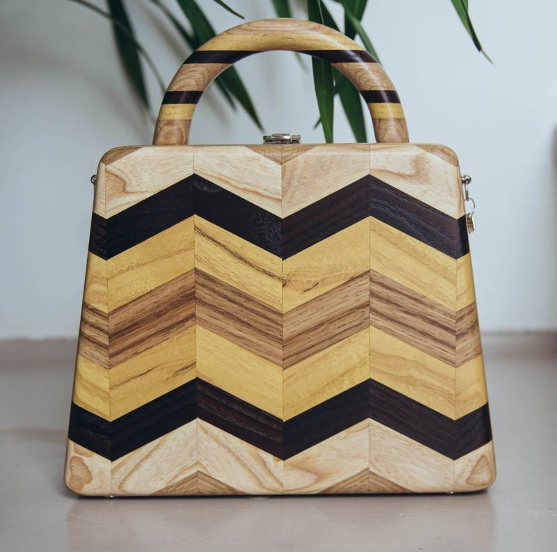 Handgefertigte Trapeztasche Aus Holz Exklusive Holzhandtasche von ExquisiteWoodenStore
