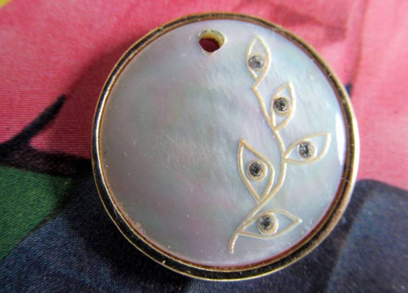 Monet Perlmutt & Strass Vintage Anhänger von ExquisitelyBridal