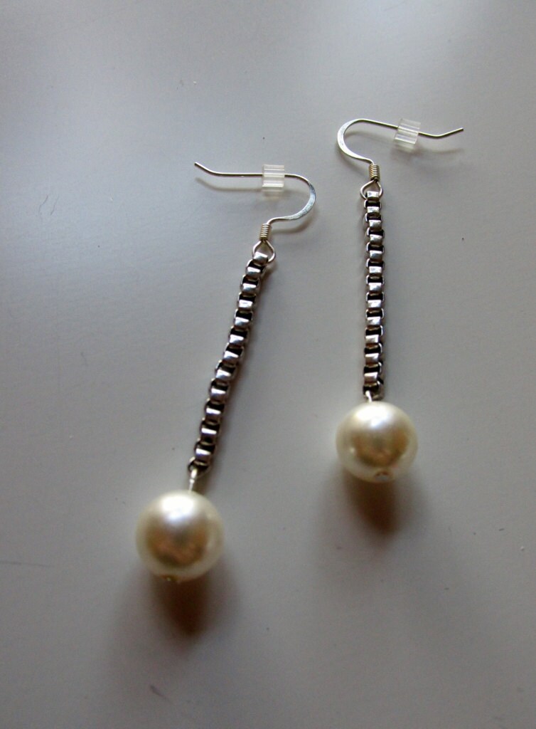 Versilberte Vintage Kette in Brautperlen Ohrringe von ExquisitelyBridal