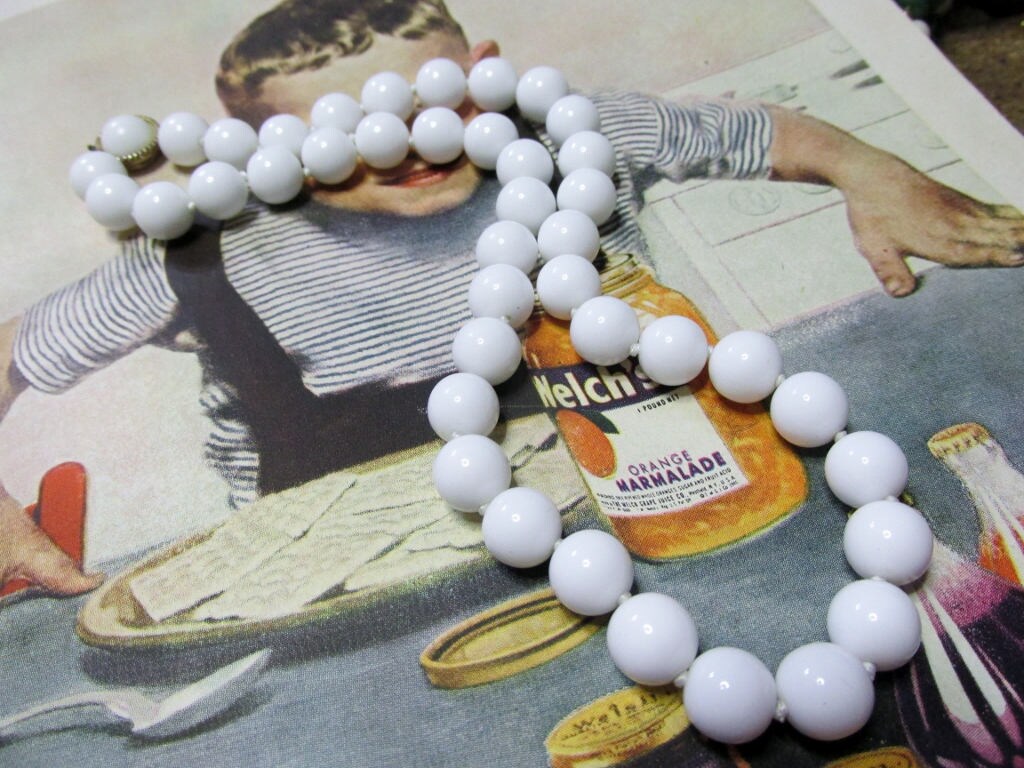 Vintage Handgeknüpfte Acryl Weiße Hochzeitskette von ExquisitelyBridal