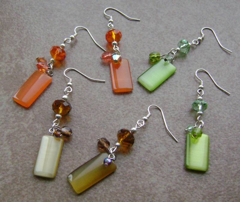 Glas Crystal Cat Eye Perlen Charm Ohrringe - Wählen Sie Ihre Farbe von ExternalDesigns