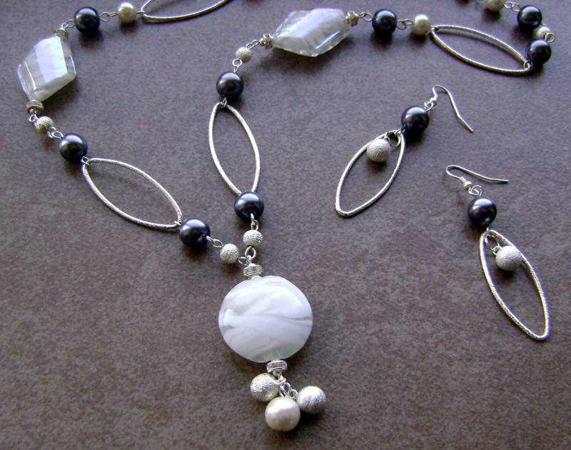 Murano Glas Perlen Silber Halskette Ohrring Set von ExternalDesigns