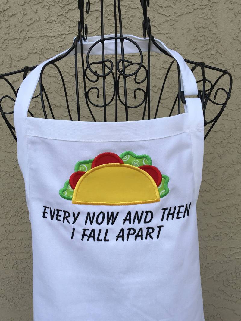 Gestickte Erwachsene Taco Schürze Gestickte Erwachsene Taco Schürze von ExtraTouchGifts