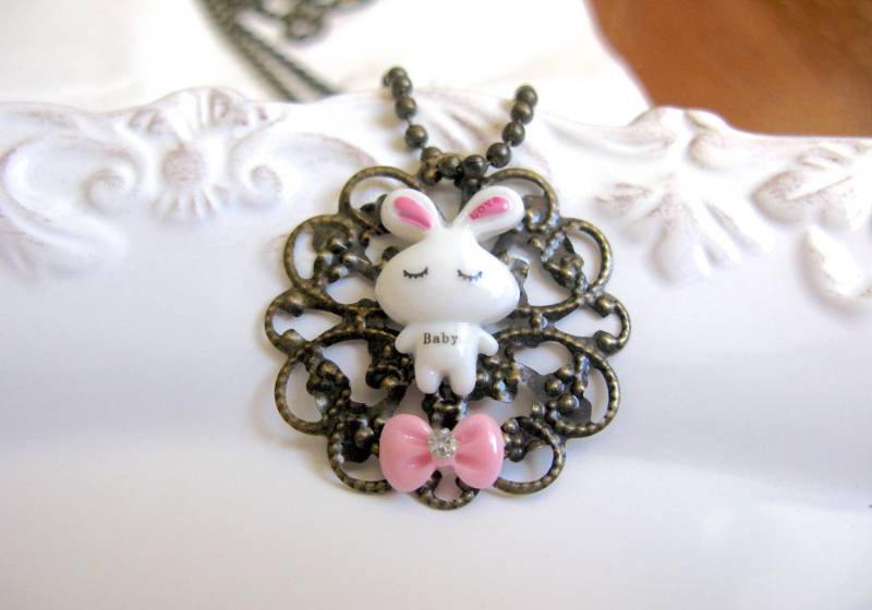 Häschen Halskette, Kawaii Baby Häschen, Kaninchen Schmuck Häschen Halskette, Kawaii Baby Häschen, Kaninchen Schmuck von EyeCandiByCandi
