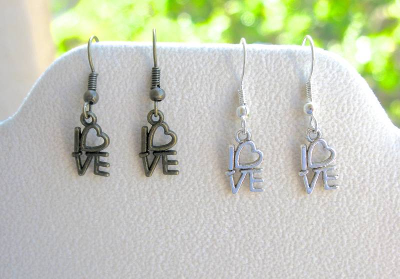 Liebe Ohrringe, Charme, Herz Schmuck, Wort Charms Liebe Ohrringe, Charme, Herz Schmuck, Wort Charms von EyeCandiByCandi