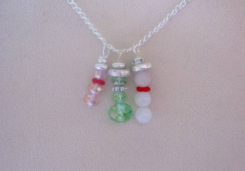 Schneemann Halskette, Weihnachtskette, Schmuck, Kristall Schneemann, Weihnachtsschmuck, Anhänger, Quarz Anhänger Schneemann Halskette, Weihnachtskette, Schmuck, Kristall Schneemann, Weihnachtsschmuck, Anhänger, Quarz Anhänger von EyeCandiByCandi