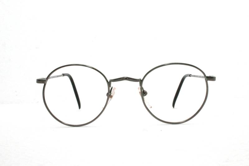 Retro Brille Rund New Old Stock 1980Er Rahmen Nos Zustand Kostenloser Versand Panto Potter Lennon Große Schwarz Gunmetal Medium 46-20-145 Retro Brille Rund New Old Stock 1980Er Rahmen Nos Zustand Kostenloser Versand Panto Potter Lennon Große Schwarz Gunmetal Medium 46-20-145 von EyeGlassesFrames