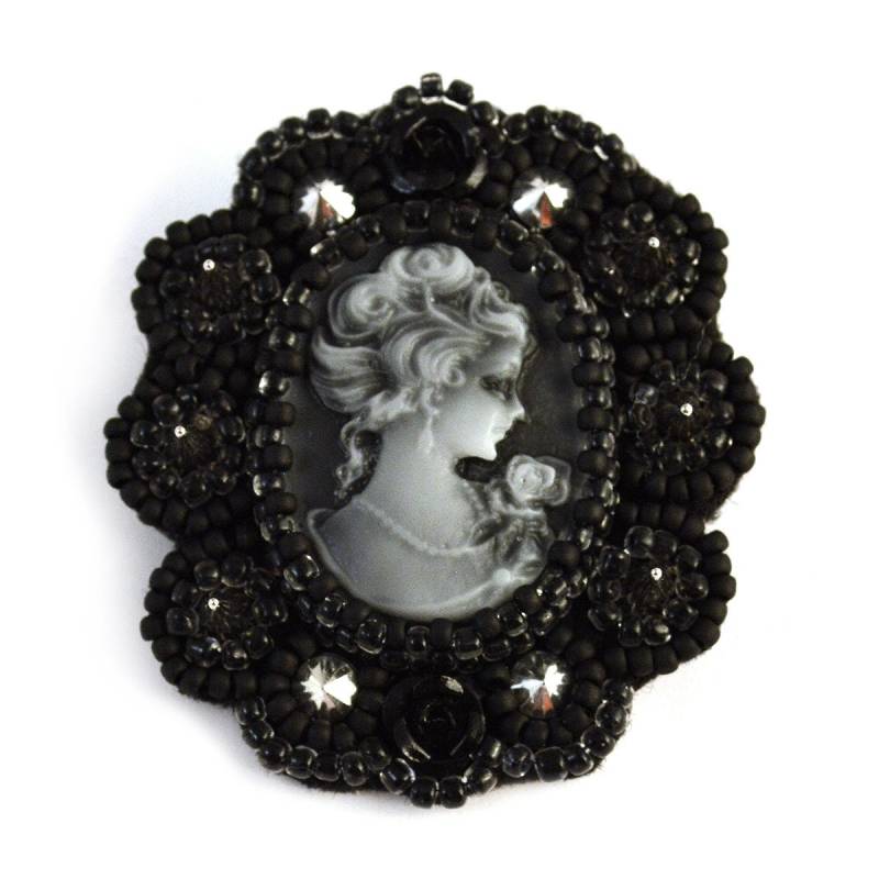 Gothic Schwarz-Weiß Kamee Brosche - Unikat Kragen Pin Edwardian Geschenk Für Mama Edgy Mantel Versandkostenfrei Gothic Schwarz-Weiß Kamee Brosche - Unikat Kragen Pin Edwardian Geschenk Für Mama Edgy Mantel Versandkostenfrei von EyeJewelry