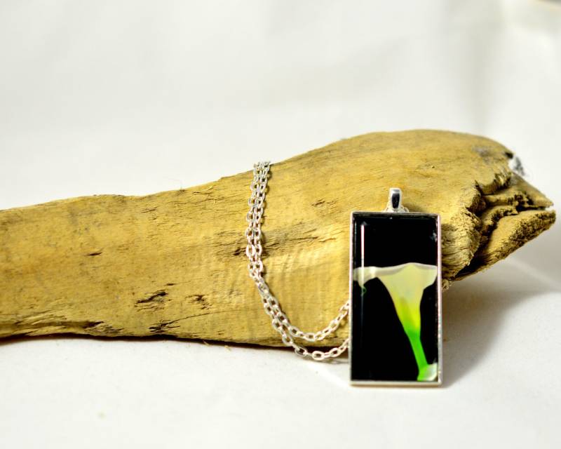 Calla Lily Foto Fliese Collier, Halskette, Tragbare Kunst, Einzigartige Foto-Halskette, Trendanalysen, Etsy Finden, Geschenke Für Ihr Schmuck Calla Lily Foto Fliese Collier, Halskette, Tragbare Kunst, Einzigartige Foto-Halskette, Trendanalysen, Etsy Finden, Geschenke Für Ihr Schmuck von EyeLuvPhotography